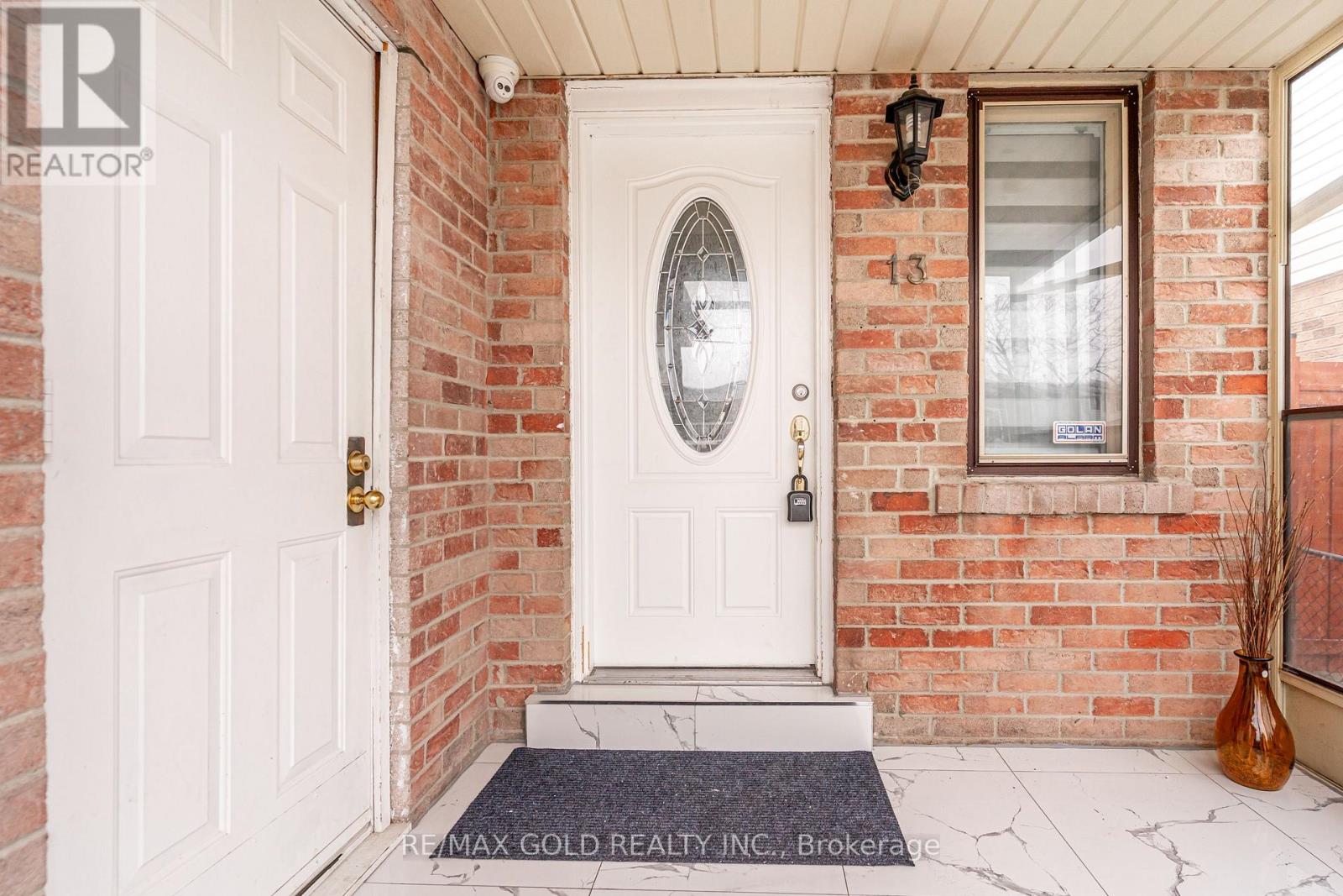 13 MARTINDALE CRESCENT