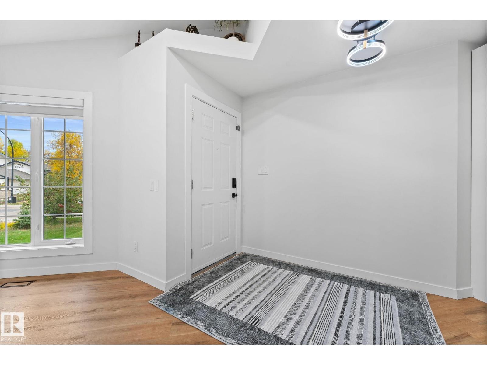 362 BLACKBURN DR E SW