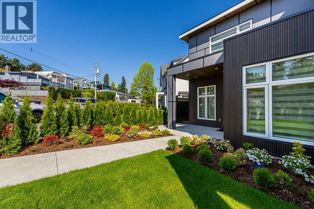 2835 OLIVER CRESCENT