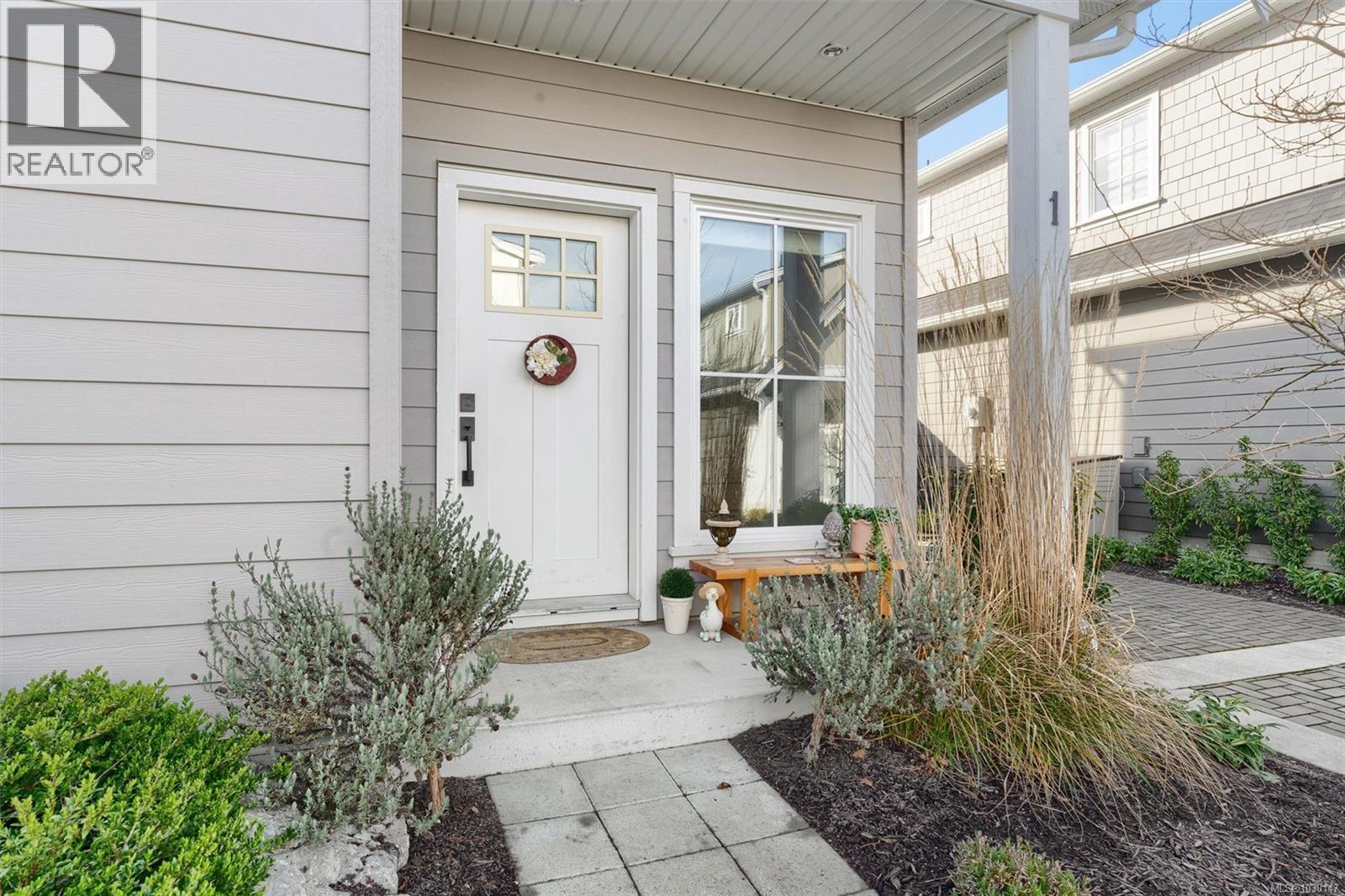 1 3120 Washington Ave