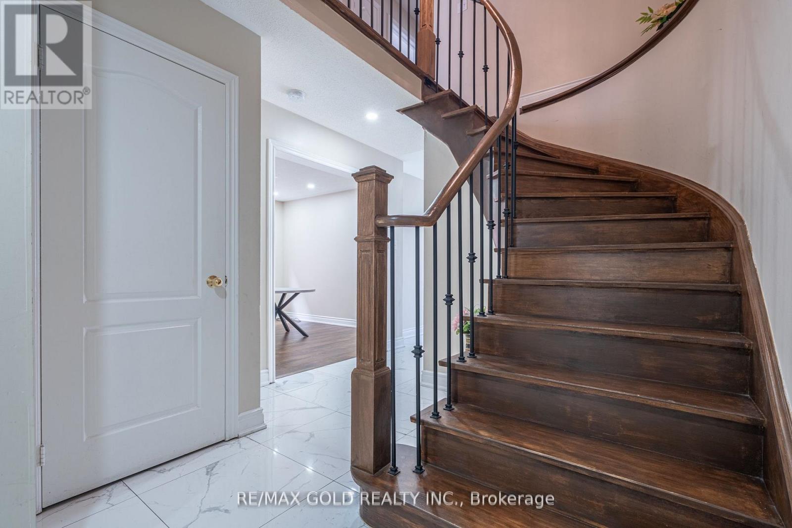 25 GOLDEN EAGLE ROAD