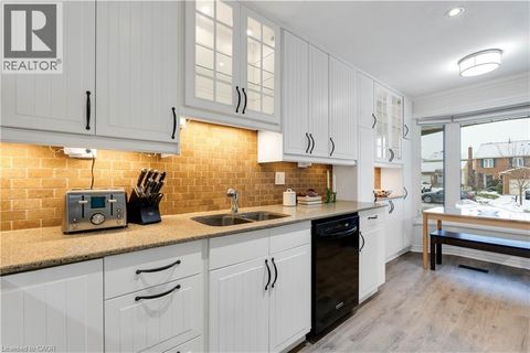 4208 STONEMASON Crescent Mississauga ON L5L2Z7