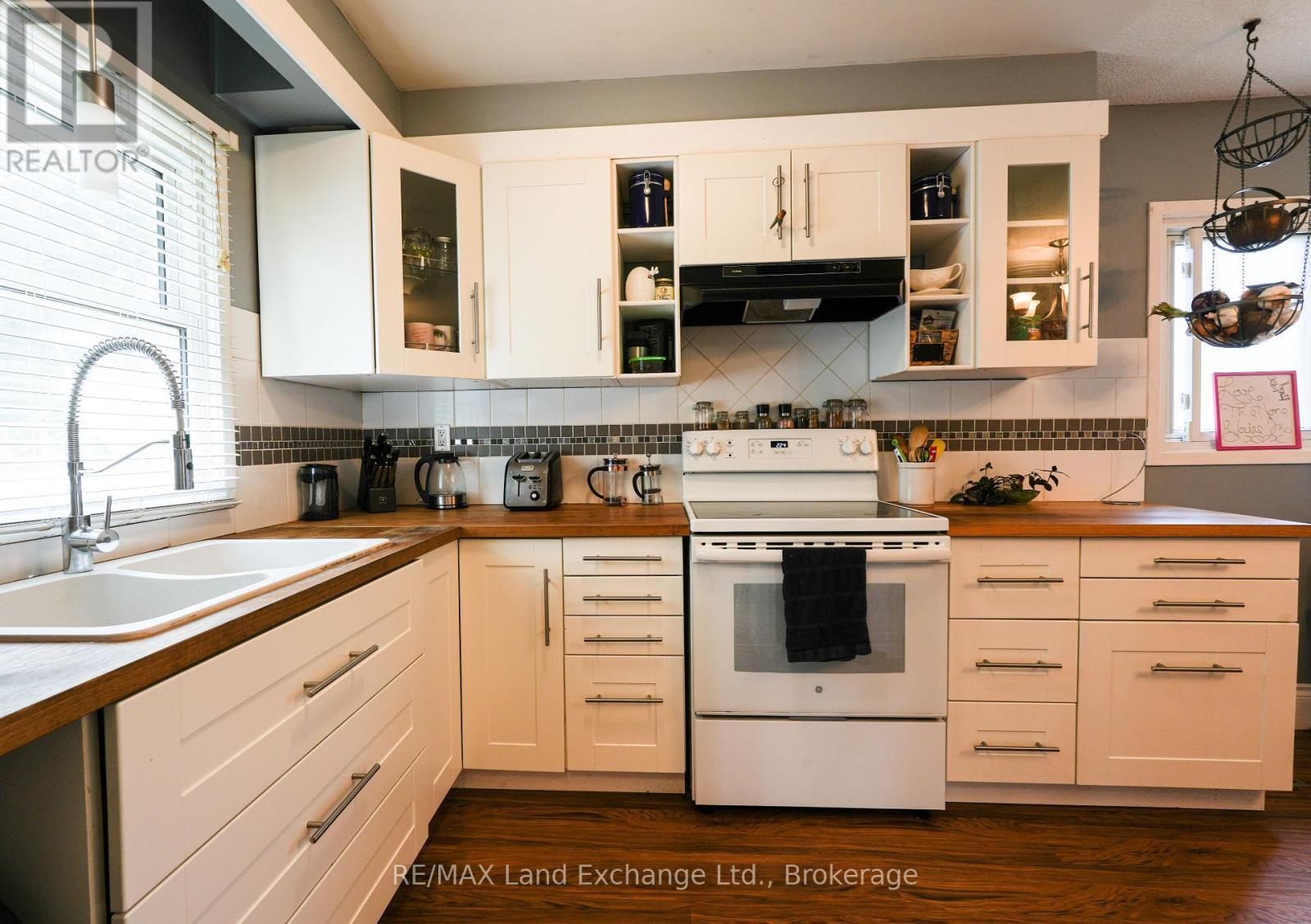 824 ANDREW MALCOLM DRIVE