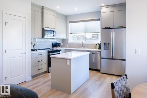 5518 HAWTHORN PS SW Edmonton AB T6X3K6