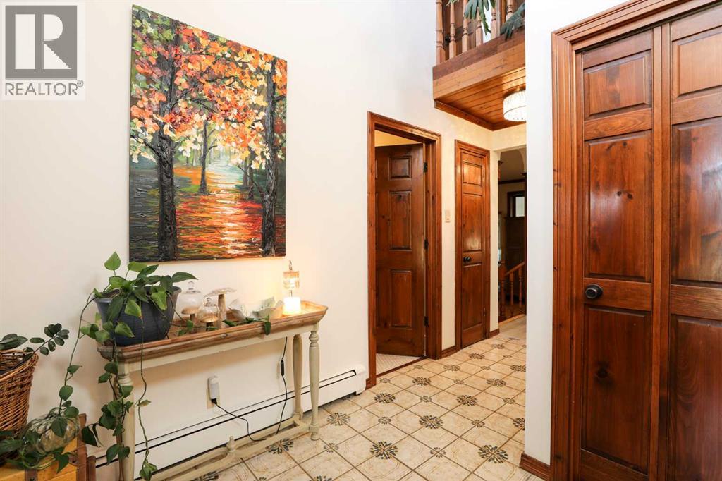 107 Temple Crescent W