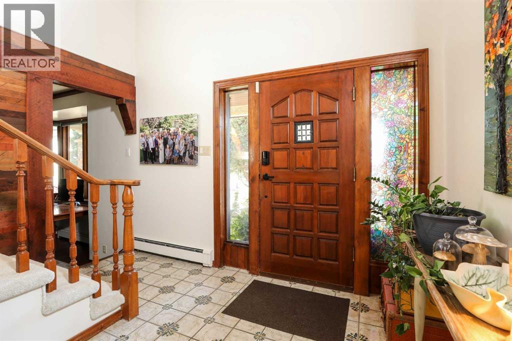 107 Temple Crescent W