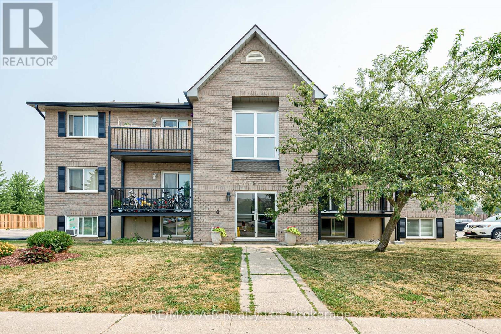 106 - 50 CAMPBELL COURT