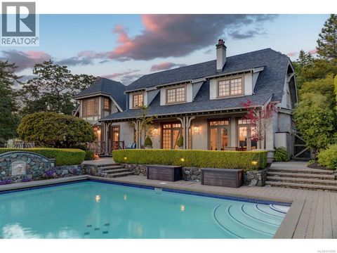 2766 Sea View Rd Saanich BC V8N1K8