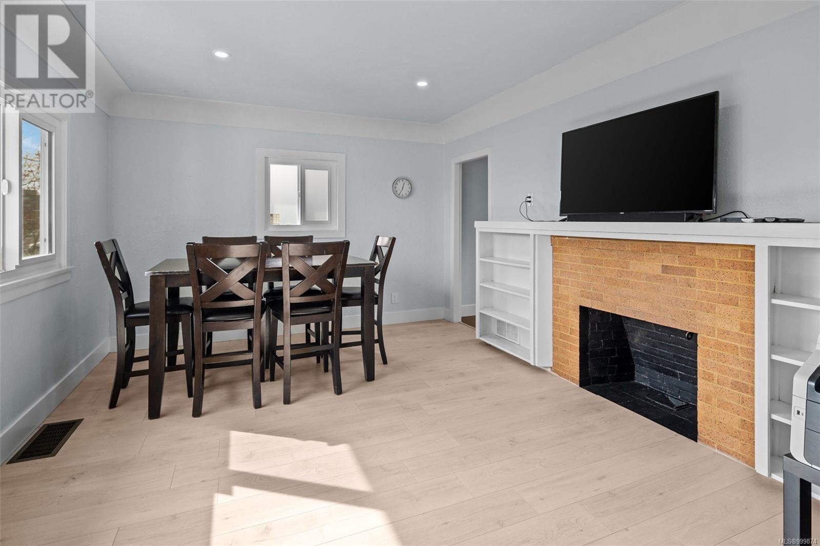 3240 Harriet Rd