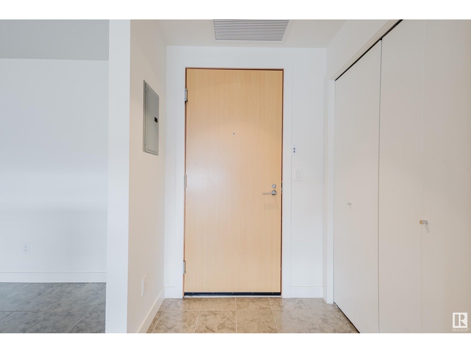 #403 2504 109 ST NW