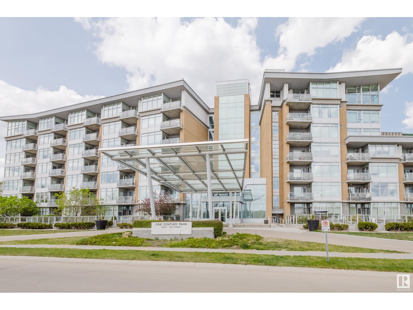 #403 2504 109 ST NW
