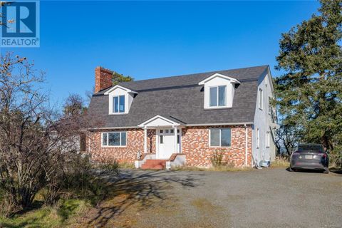 4589 Blenkinsop Rd Saanich BC V8X2C7