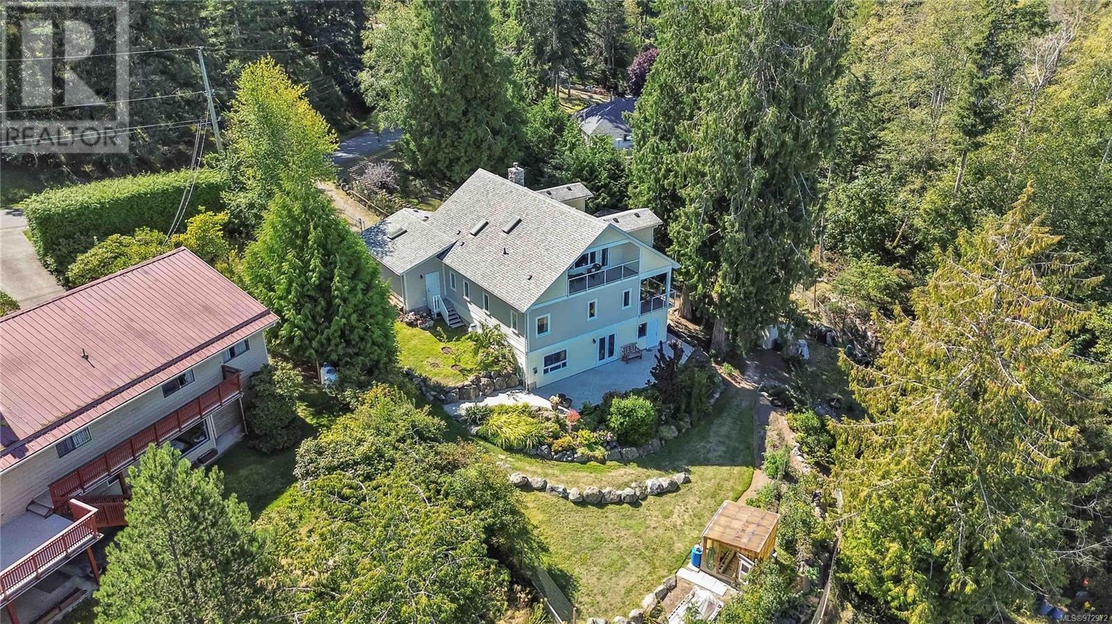 1335 Martock Rd