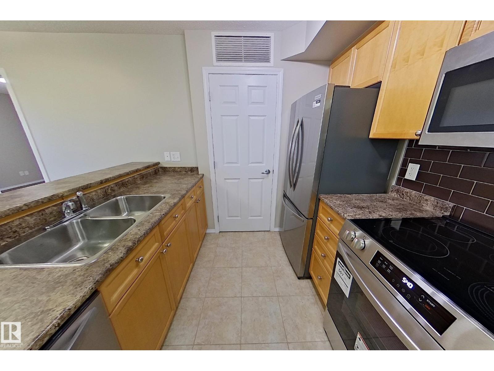 #302 6921 199 ST NW