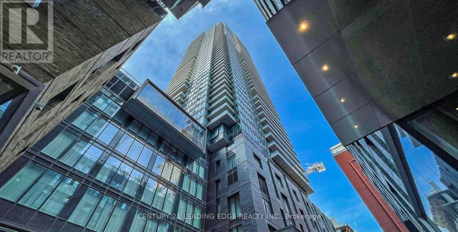 3303 - 125 BLUE JAYS WAY