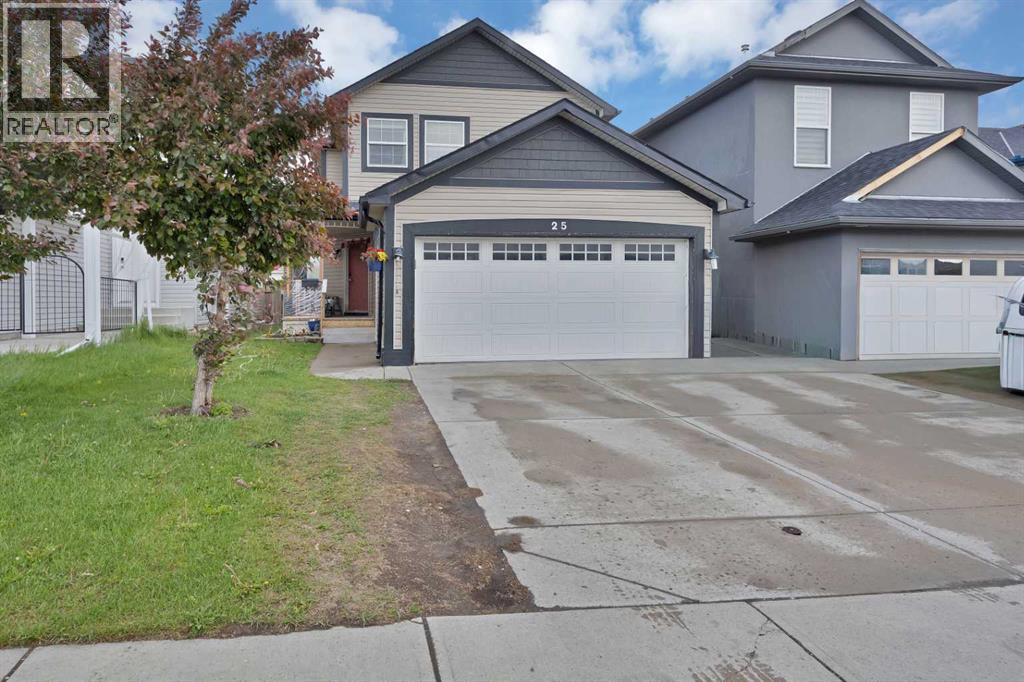 25 Martha's Meadow Place NE