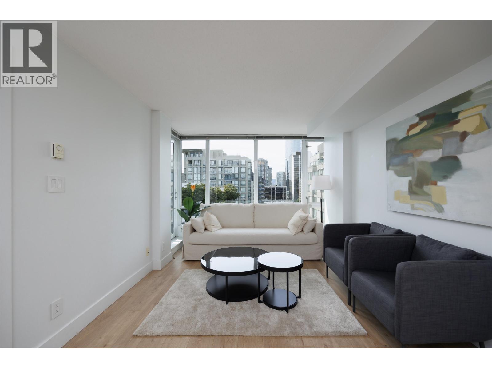 1704 1088 RICHARDS STREET