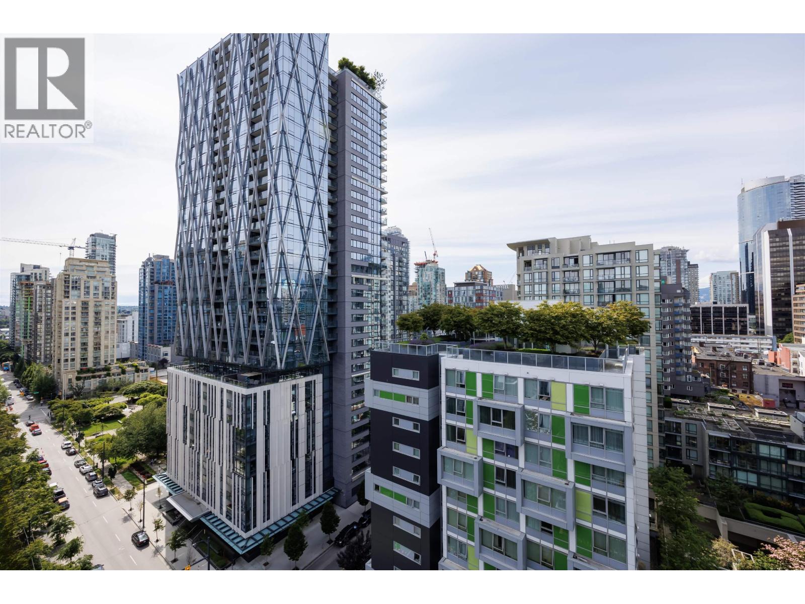 1704 1088 RICHARDS STREET