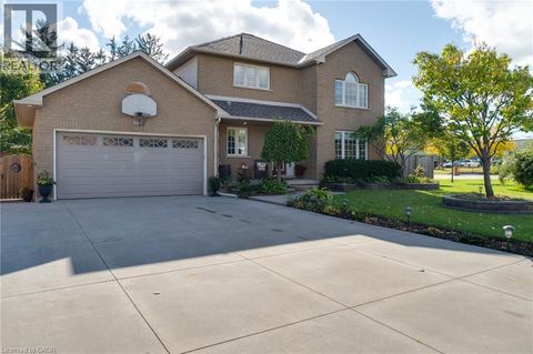 88 REPUBLIC Avenue Hamilton ON L9B2G7