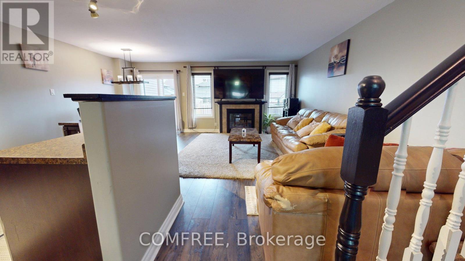 962 LINARIA WALK