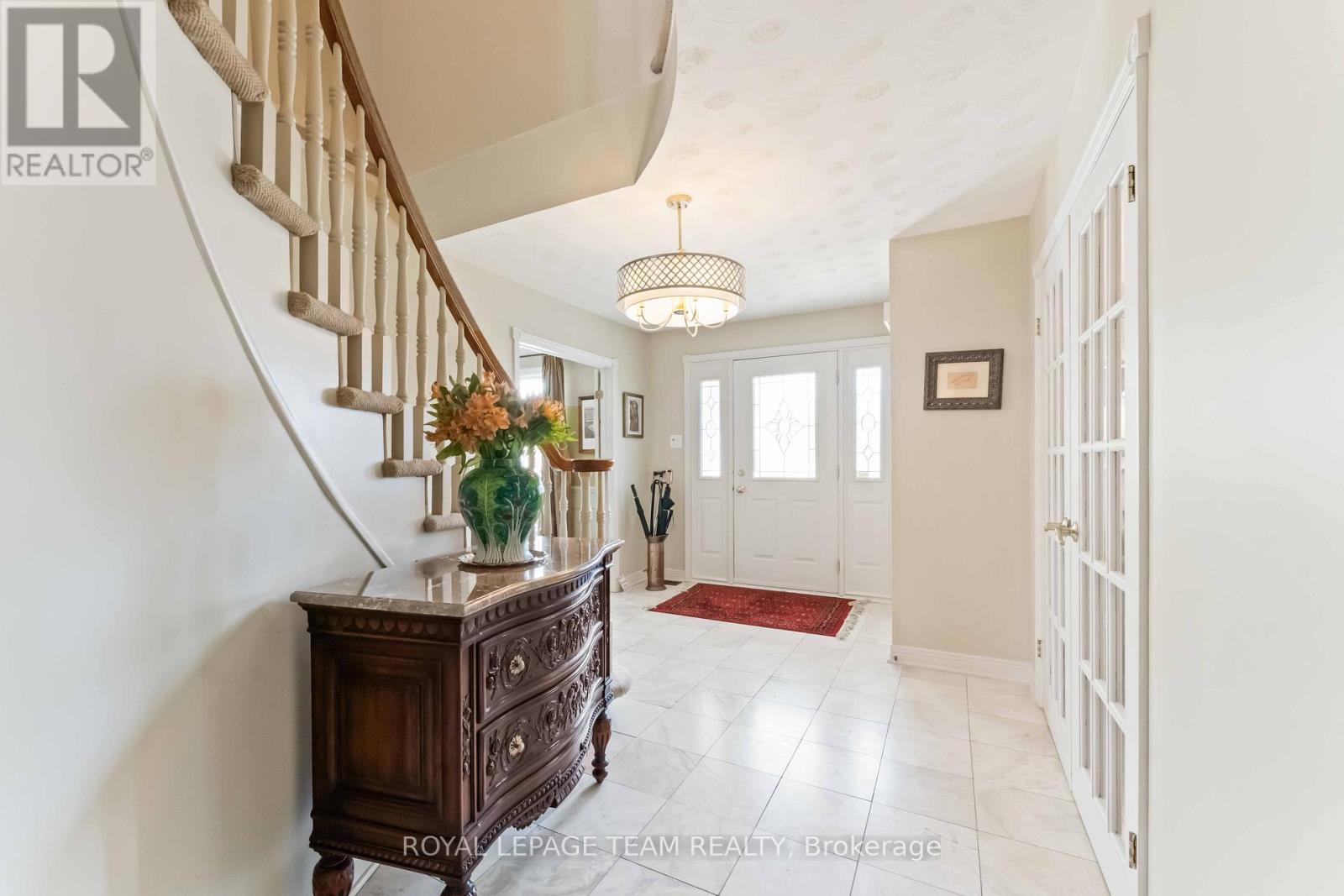 5 ERINLEA COURT
