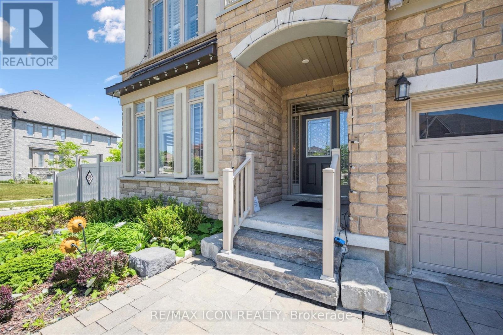 779 SNOWBERRY COURT