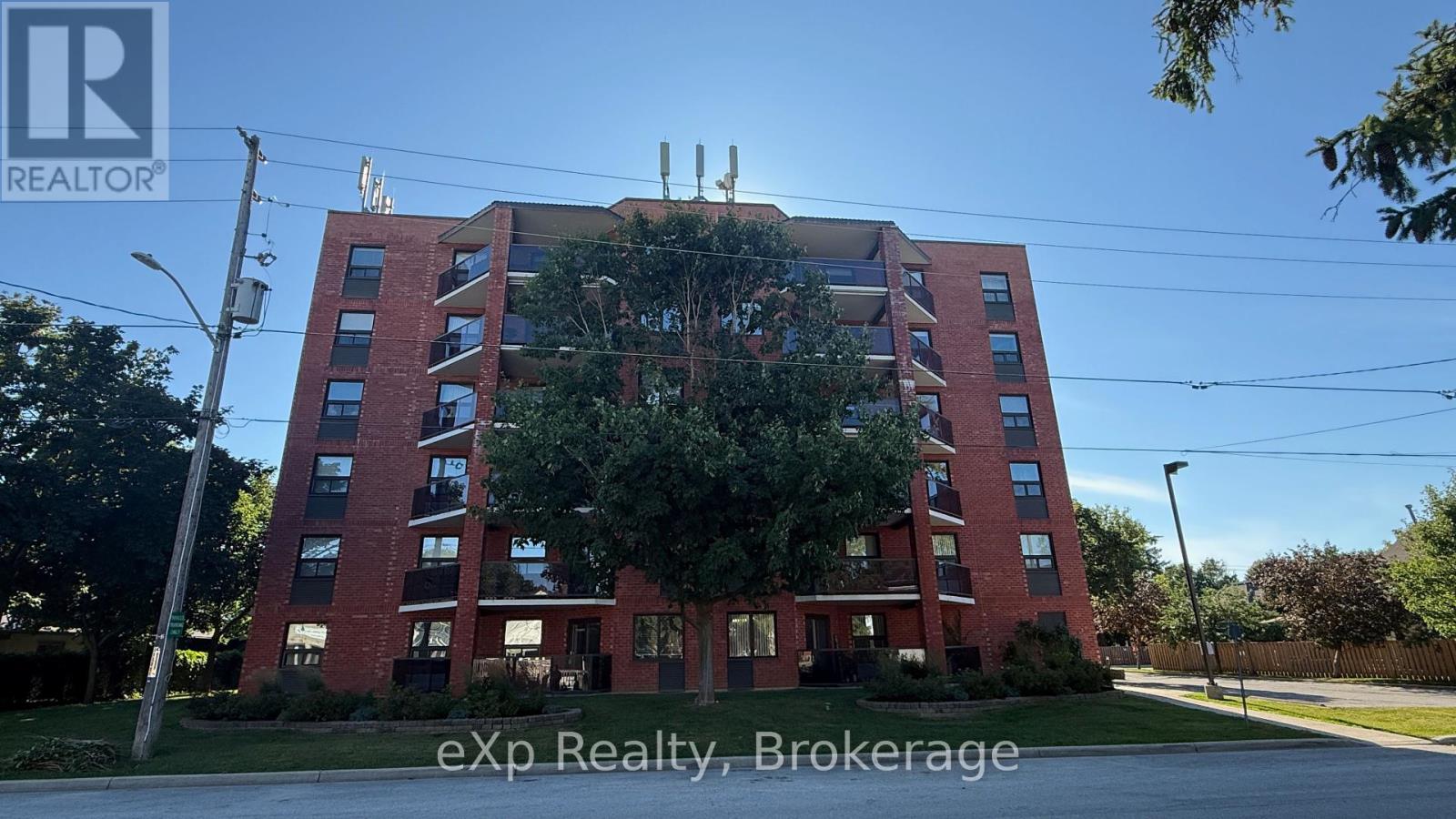 105 - 536 11TH AVENUE E