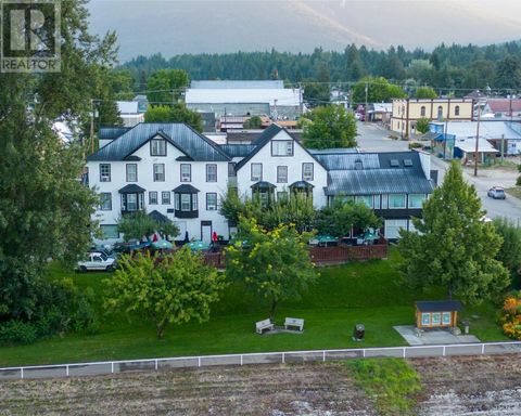 92 4TH Avenue Nakusp BC V0G1R1