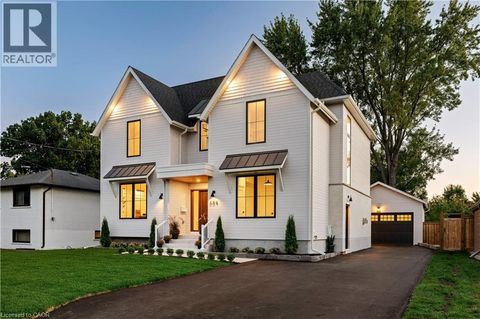 684 PEELE Boulevard Burlington ON L7R3B9