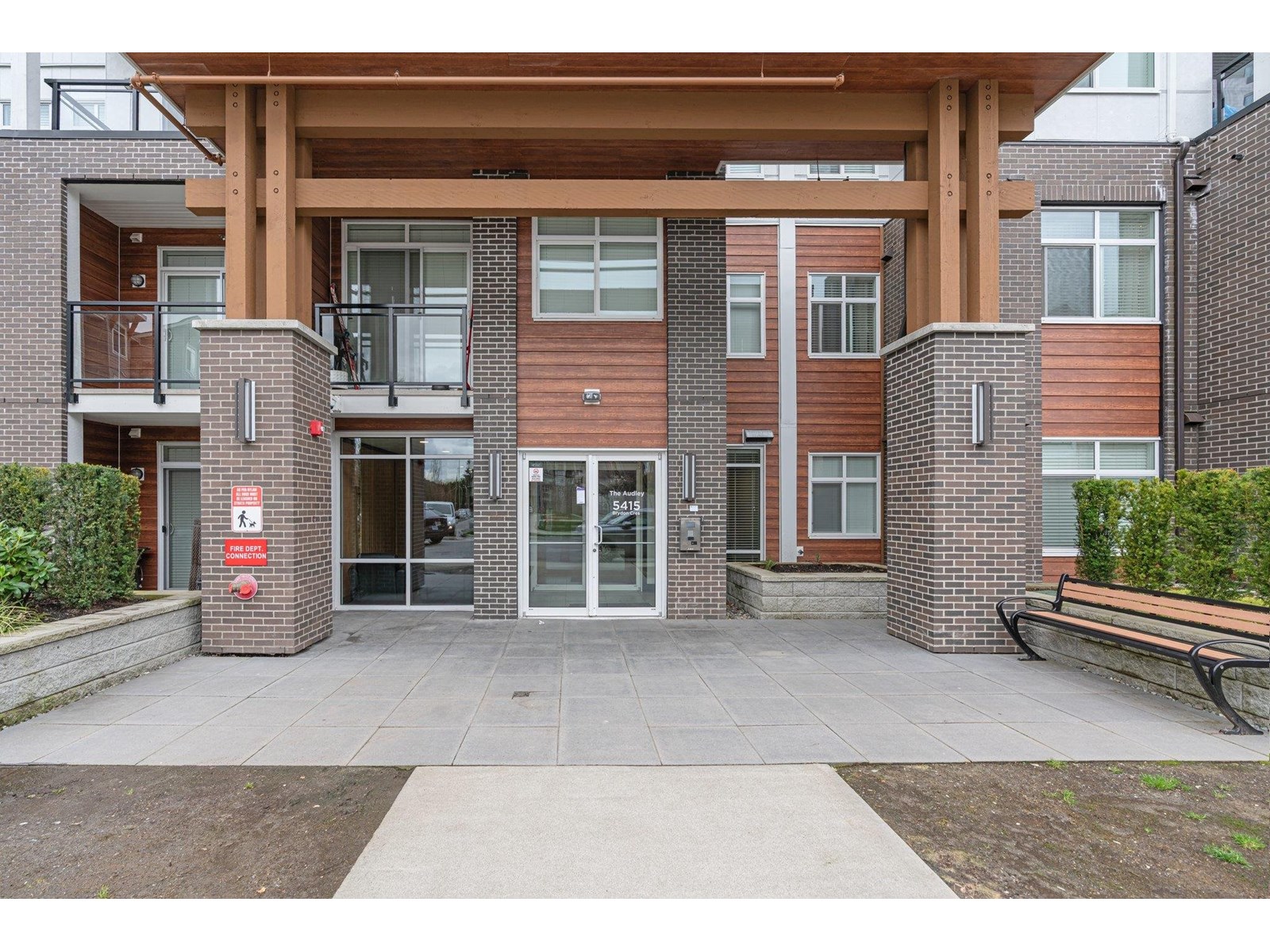 414 5415 BRYDON CRESCENT