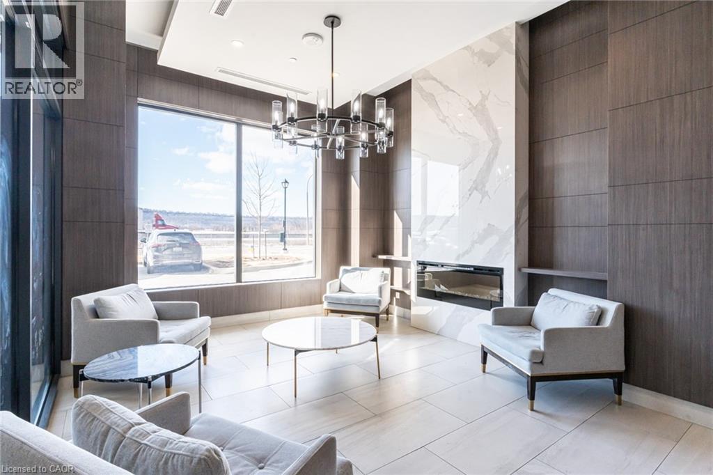 550 NORTH SERVICE Road Unit# 516