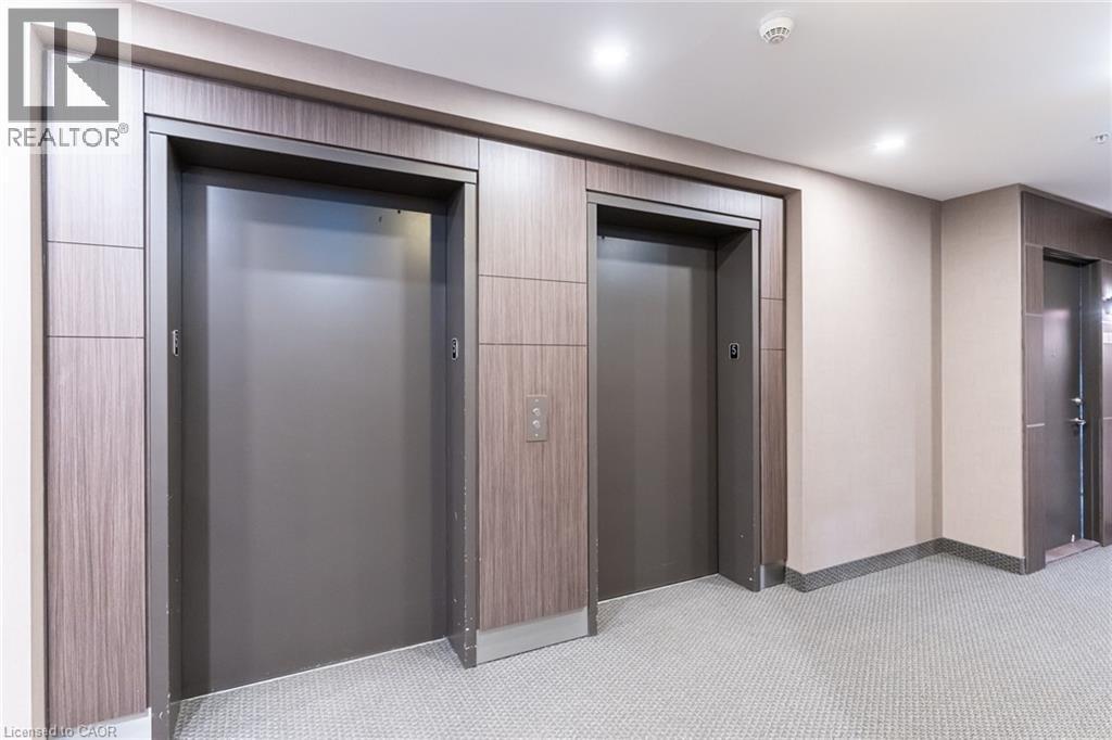 550 NORTH SERVICE Road Unit# 516