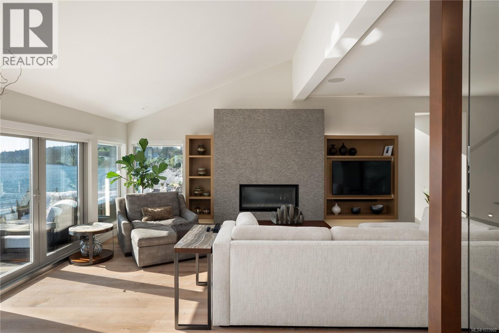 5039 Cordova Bay Rd