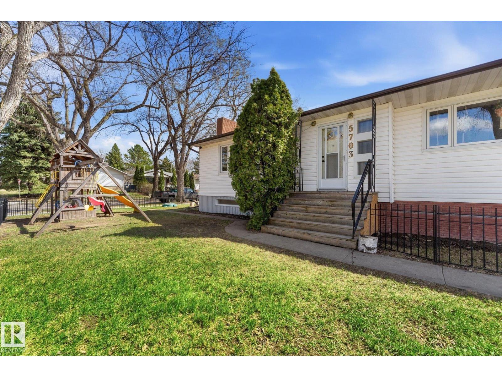 5703 119 AV NW