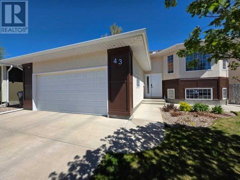 43 Mt Blakiston Road W Lethbridge AB T1K6P9