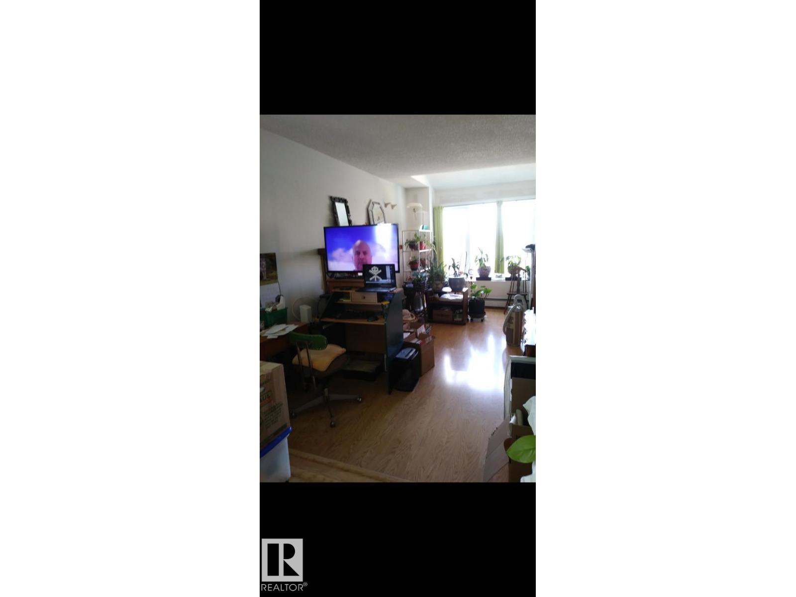 #401 10743 107 ST NW NW