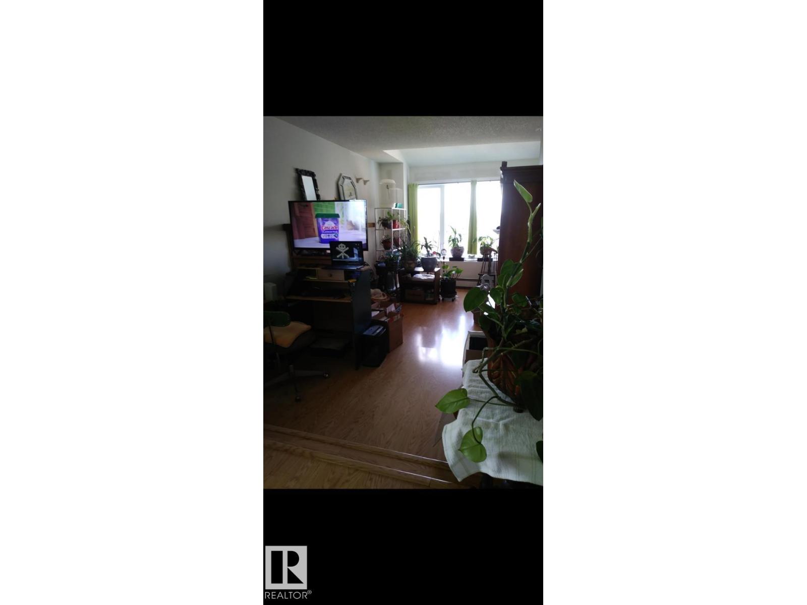 #401 10743 107 ST NW NW