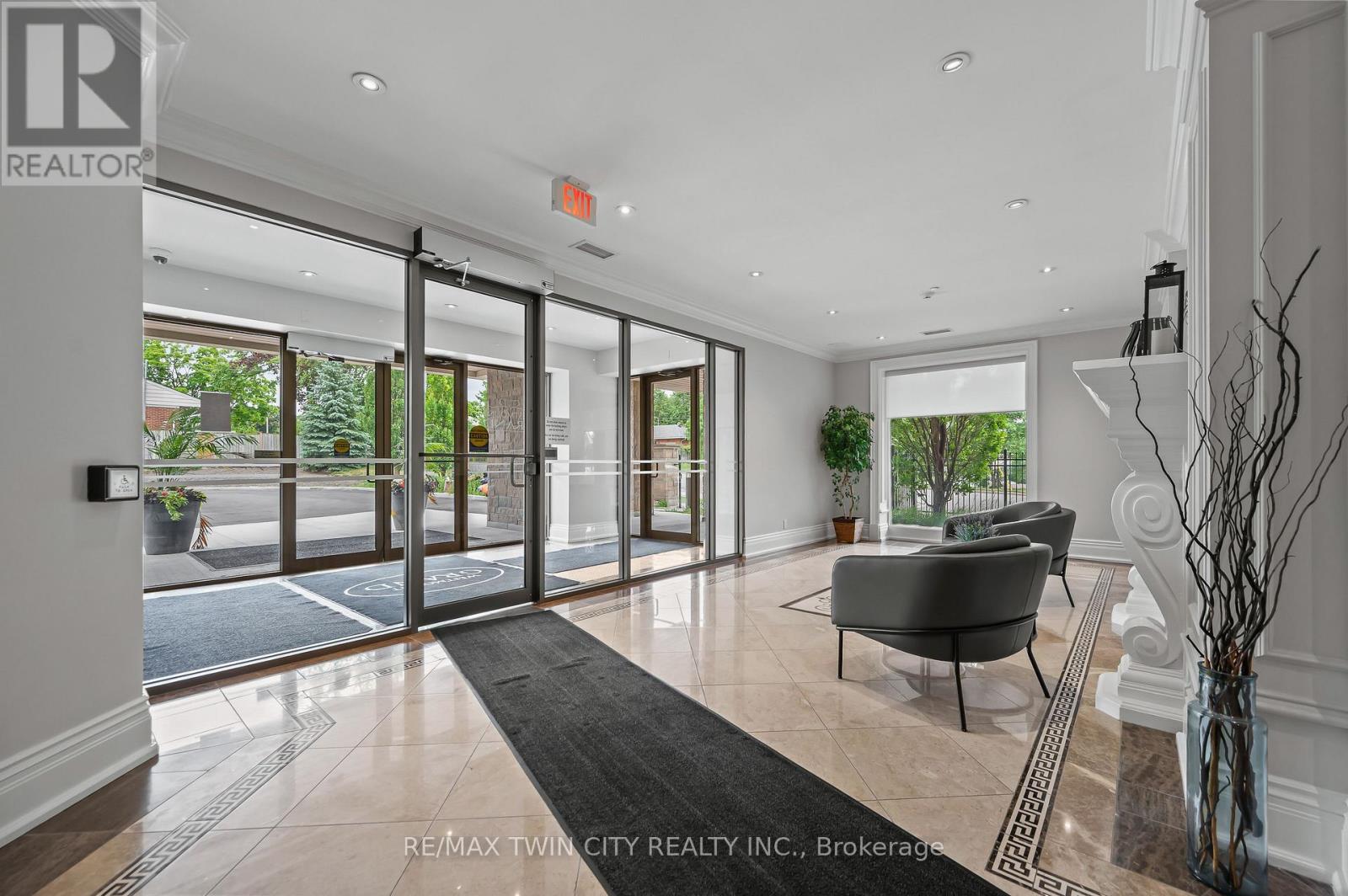 706 - 223 ERB STREET W