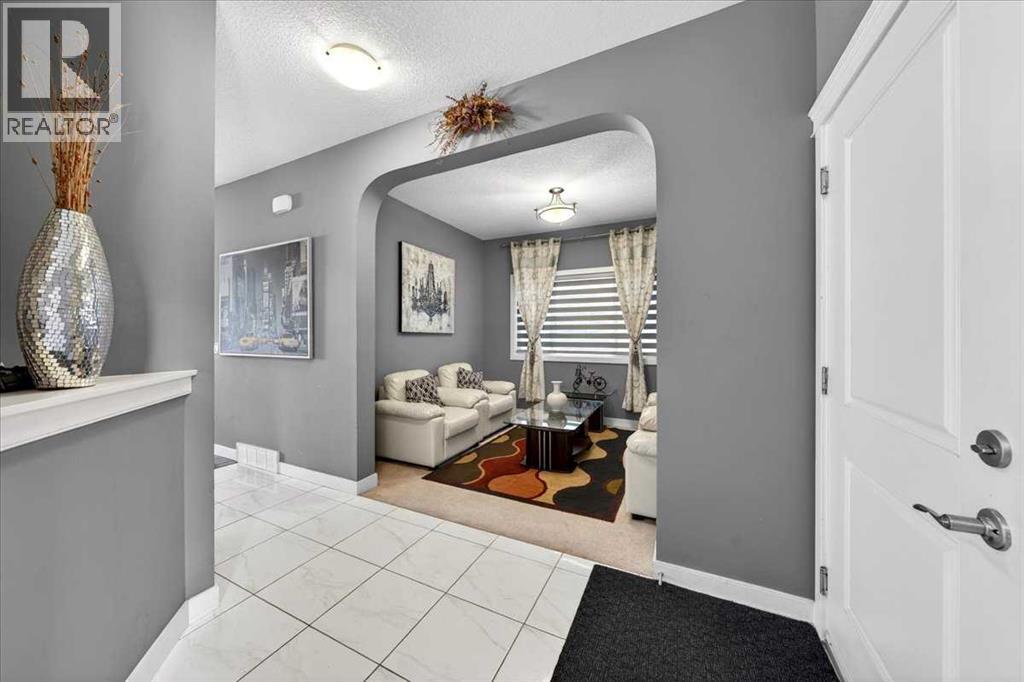 72 Redstone Drive NE