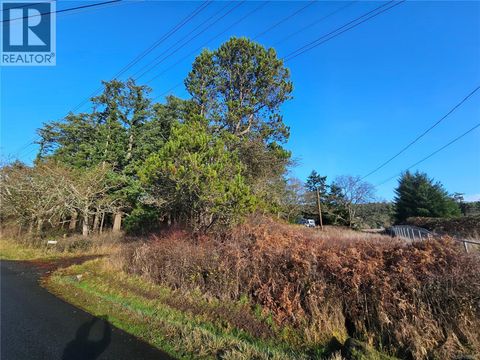 4299 Blenkinsop Rd Saanich BC V8X2C3