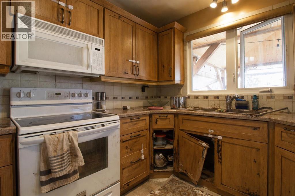 131 Templewood Road NE
