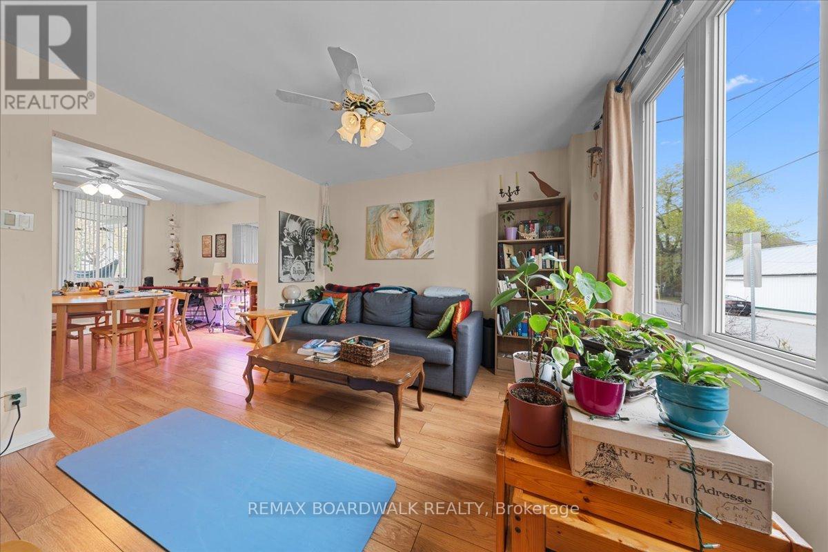 204- 206 JEANNE MANCE STREET