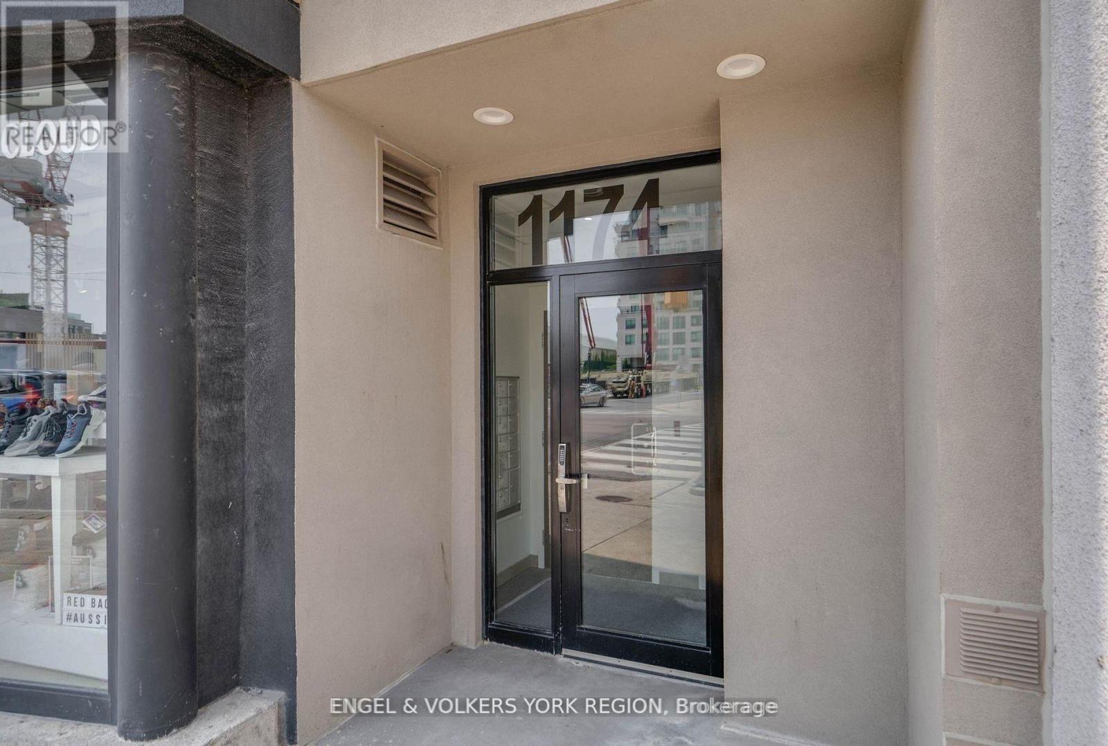 203 - 1174 YONGE STREET