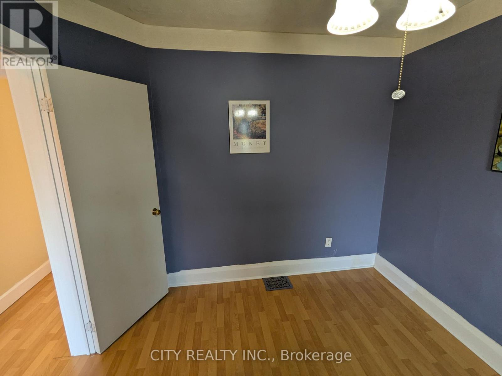 54 GRANDVILLE AVENUE