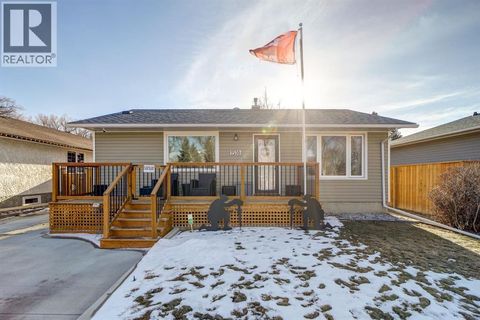 1510 12 Avenue N Lethbridge AB T1H1R3