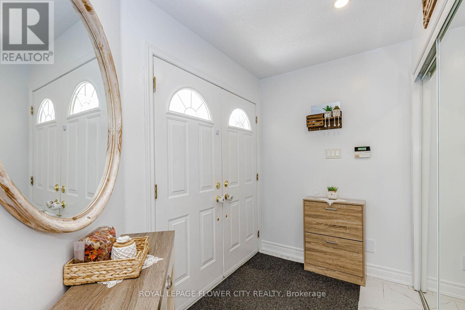 7268 VILLAGE WALK