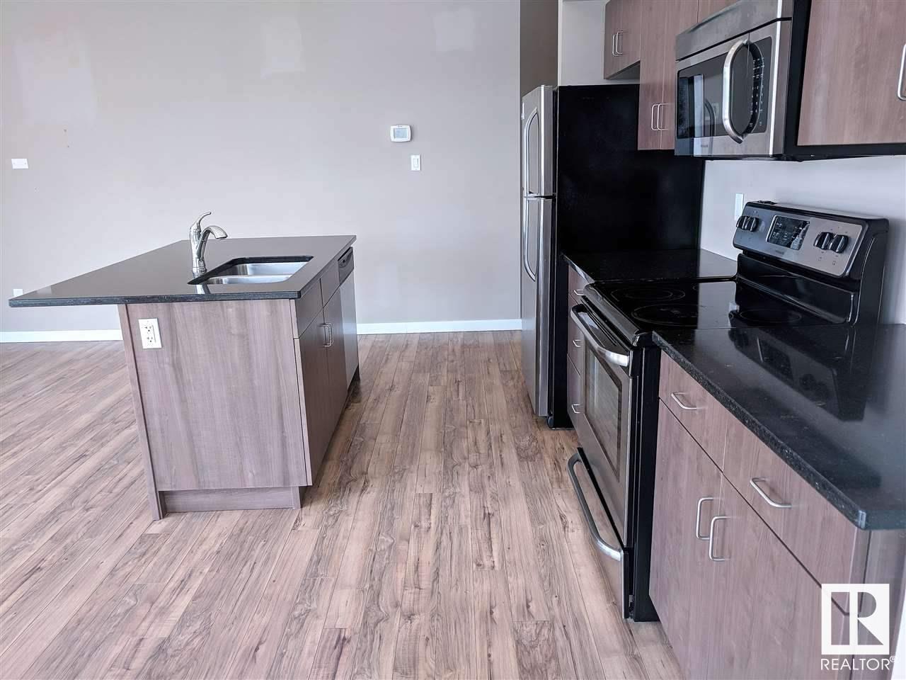 #405 10518 113 ST NW