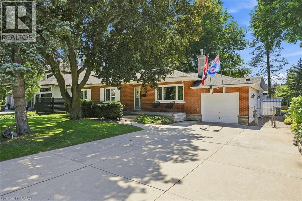 70 FLORESTA Court