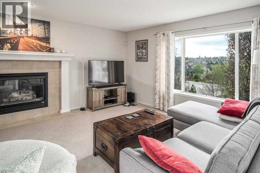 4 Springbank Bay SW