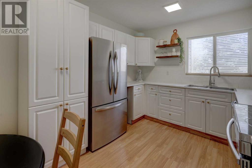 10, 707 Westmount Drive